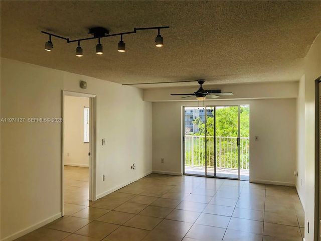 8260 Sw 210th Street #210, Cutler Bay