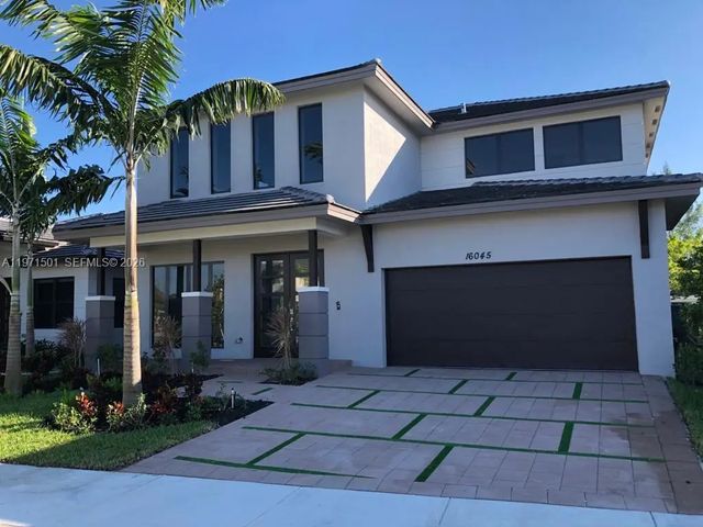 16045 Nw 87th Court, Miami Lakes