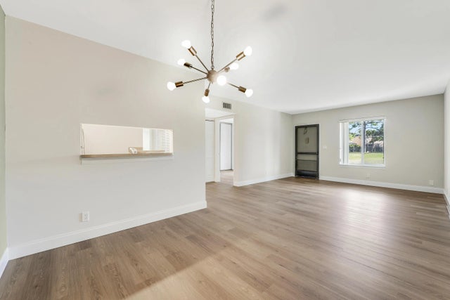 Photo of Listing #R11166354