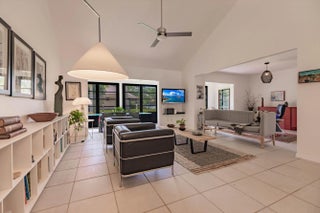 Photo of Listing #R11166365