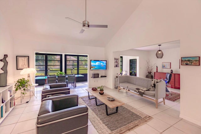 Photo of Listing #R11166365