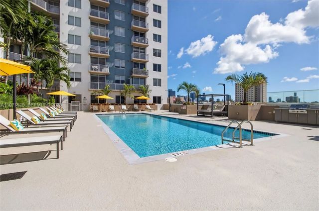1110 Nw 1 Street #703, Miami
