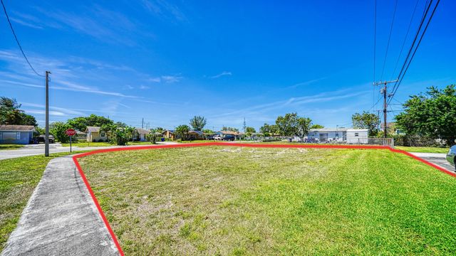 4 of 17 - 398 W 23rd Street, Riviera Beach, FL