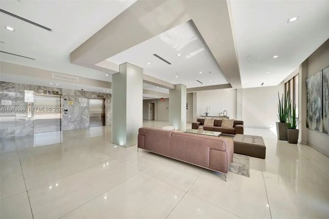 4 of 9 - 20379 W Country Club Drive #2336, Aventura, FL