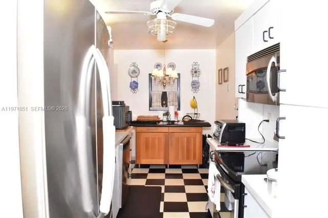 5 of 32 - 1300 Saint Charles Place #617, Pembroke Pines, FL
