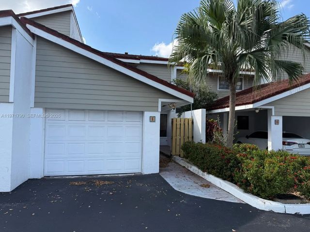 2700 N 34th Avenue #i, Hollywood
