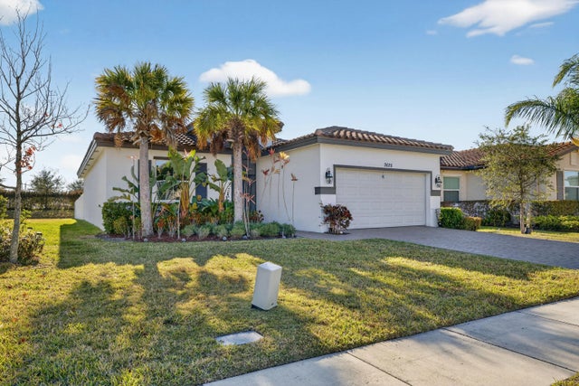 Photo of Listing #R11166475