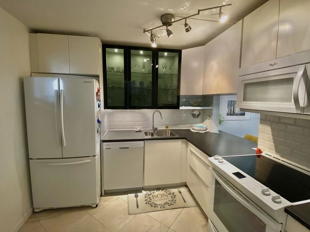 2616 N Garden Drive #204, Lake Worth