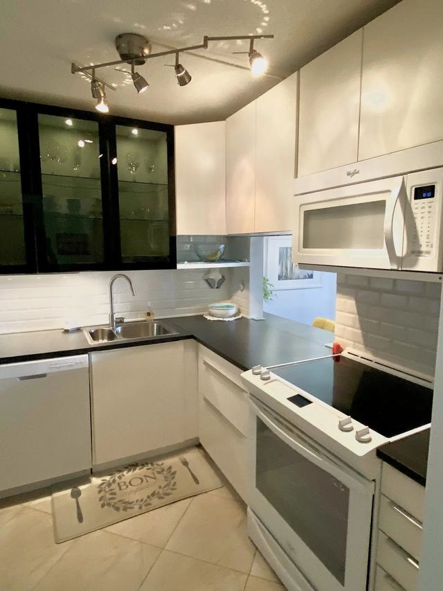 2 of 25 - 2616 N Garden Drive #204, Lake Worth, FL