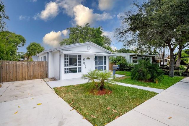2 of 28 - 132 Sw 2nd Avenue, Hallandale Beach, FL