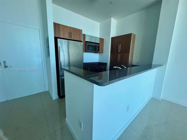 2 of 17 - 300 S Biscayne Boulevard #ph-3907, Miami, FL