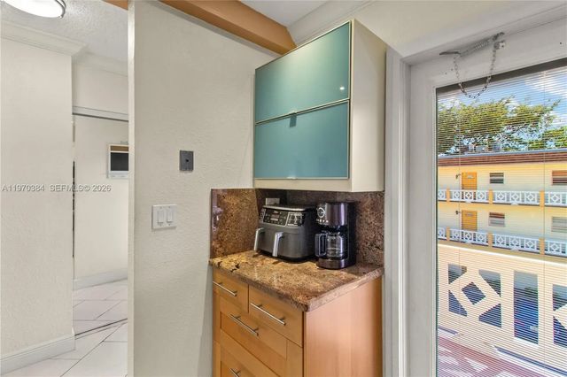 5 of 46 - 5121 W Oakland Park Boulevard #304, Lauderdale Lakes, FL