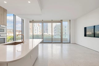 Photo of Listing #R11166528