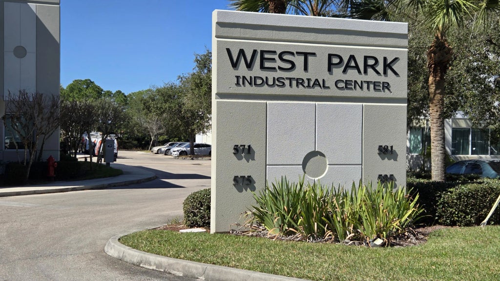 581 Nw Mercantile Place #6, Port St. Lucie