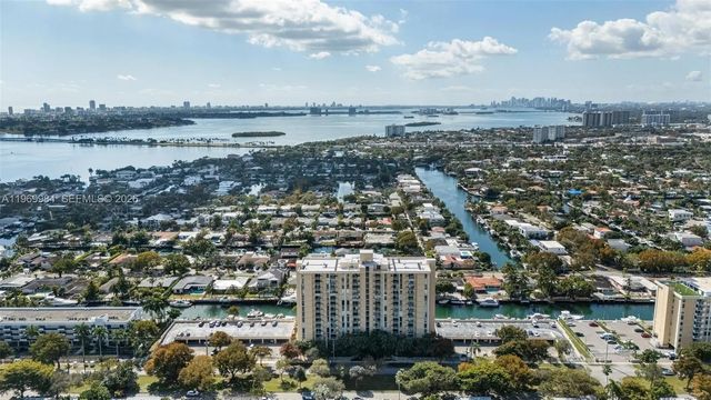 2350 Ne 135th Street #811, North Miami