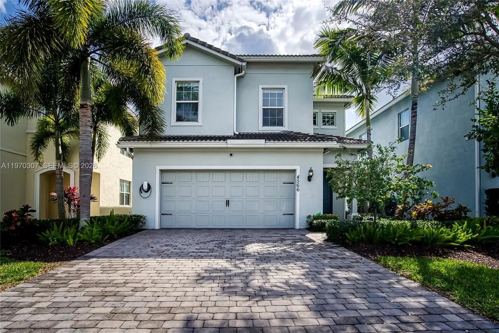 4566 Ficus Street, Hollywood