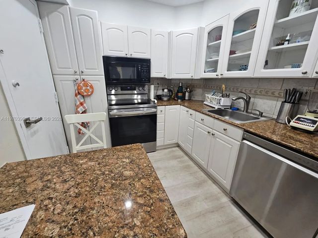3 of 20 - 300 Bayview Drive #2101, Sunny Isles Beach, FL