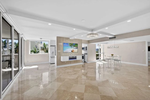 3 of 47 - 5380 N Ocean Drive #3b, Singer Island, FL