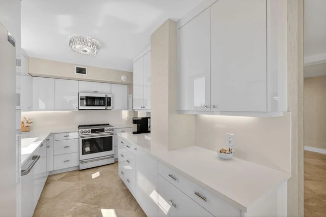 5 of 47 - 5380 N Ocean Drive #3b, Singer Island, FL