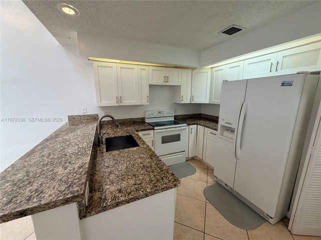 3 of 19 - 1818 Racquet Court, North Lauderdale, FL
