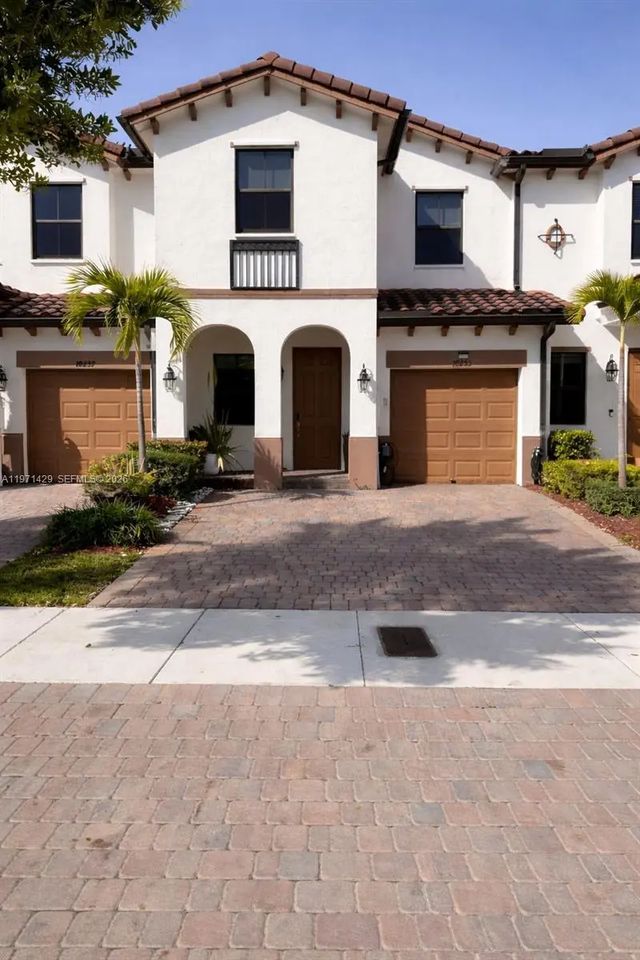 10255 Nw 89th Terrace, Doral