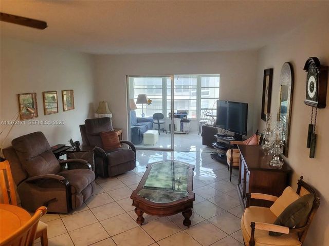 5 of 14 - 4801 Nw 34th Street #602, Lauderdale Lakes, FL