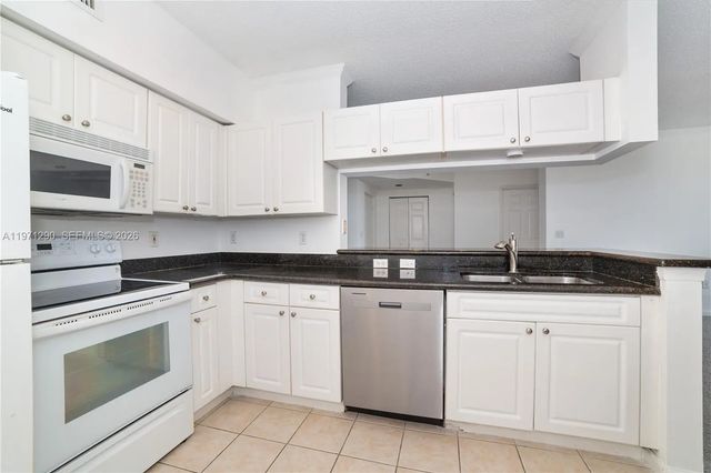 5 of 48 - 17150 N Bay Road #2911, Sunny Isles Beach, FL