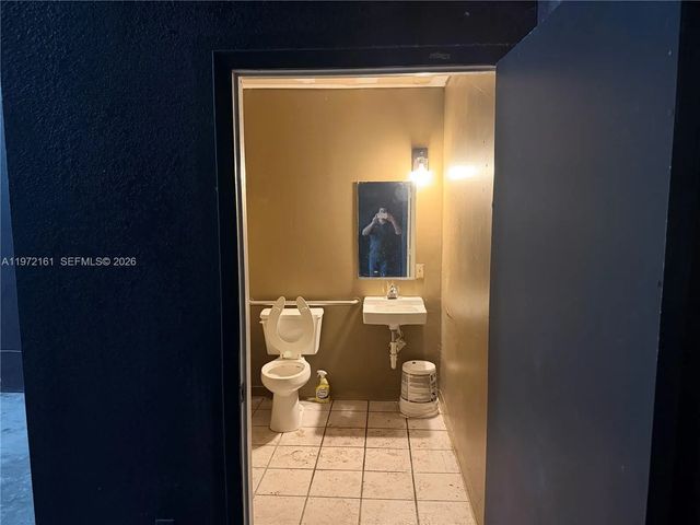5 of 8 - 27332-34 S Dixie Highway, Miami, FL