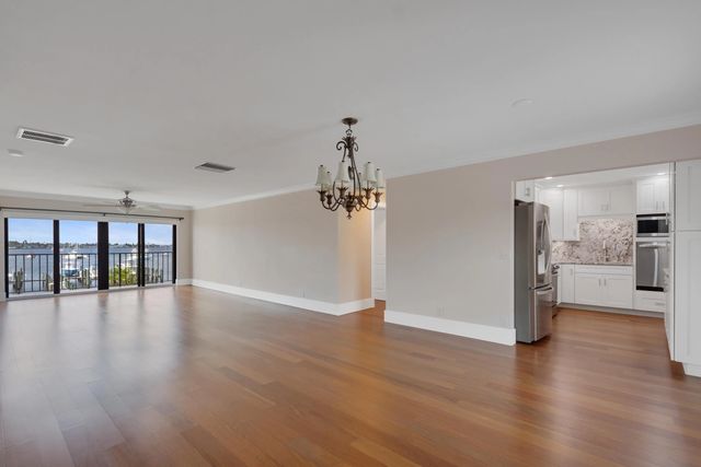 624 Sw St. Lucie Crescent #206, Stuart