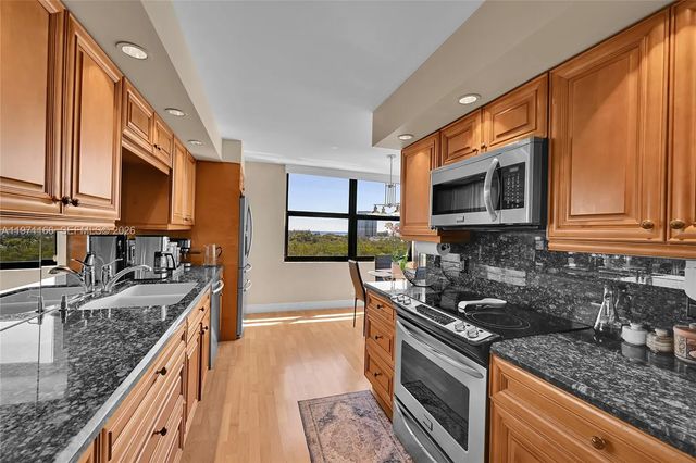5 of 53 - 936 Intracoastal Drive #9h, Fort Lauderdale, FL