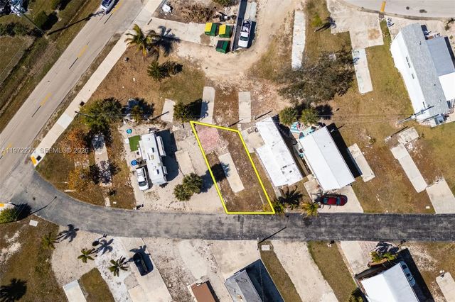 2 of 23 - 4 Helen Lane, , FL