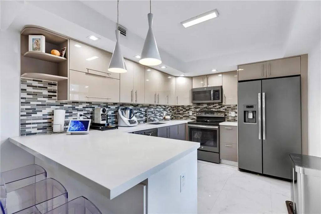 805 Cypress Boulevard #210, Pompano Beach