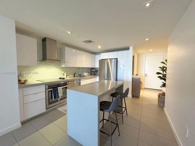 3 of 32 - 1600 Ne 1st Avenue #1014, Miami, FL