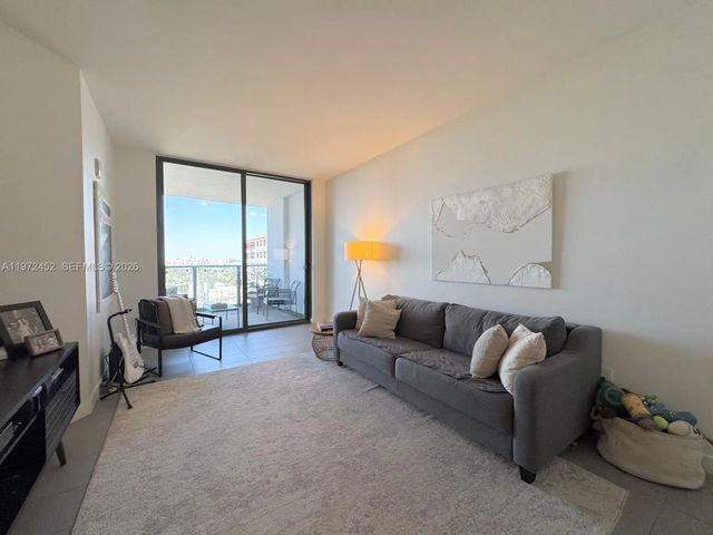 5 of 32 - 1600 Ne 1st Avenue #1014, Miami, FL