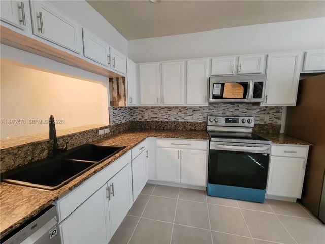 5 of 17 - 2761 Sw 82nd Avenue #102, Miramar, FL