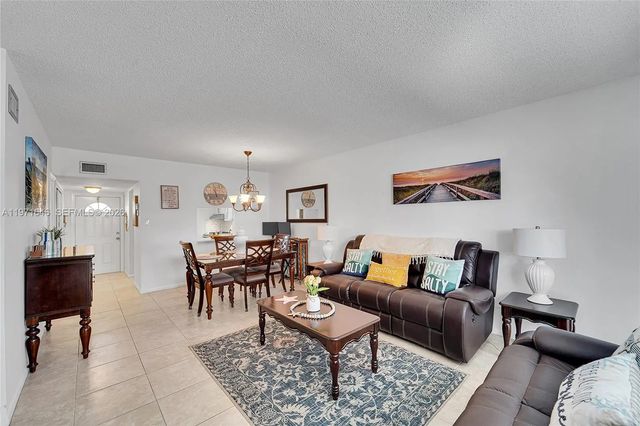5 of 21 - 650 Nw 80th Terrace #206, Margate, FL