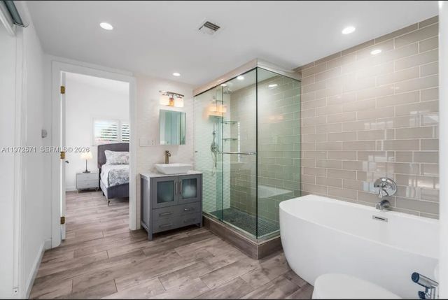 3 of 51 - 811 N Highland Drive, Hollywood, FL