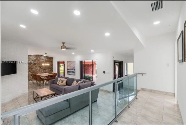 5 of 51 - 811 N Highland Drive, Hollywood, FL