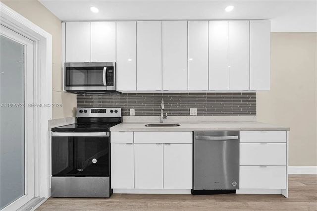 5 of 47 - 11919 Ne 8th Avenue, Biscayne Park, FL