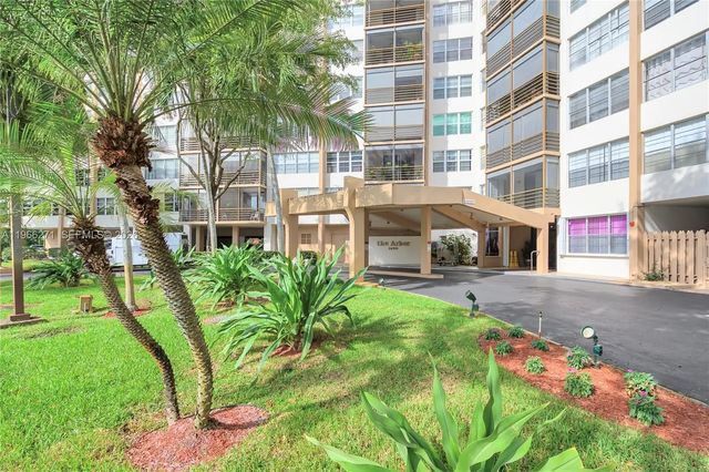 1400 Saint Charles Place #420, Pembroke Pines