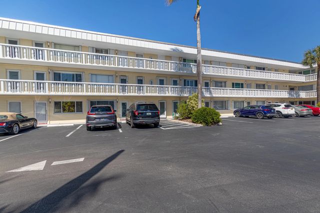 2 of 31 - 101 Doolen Court #207, North Palm Beach, FL
