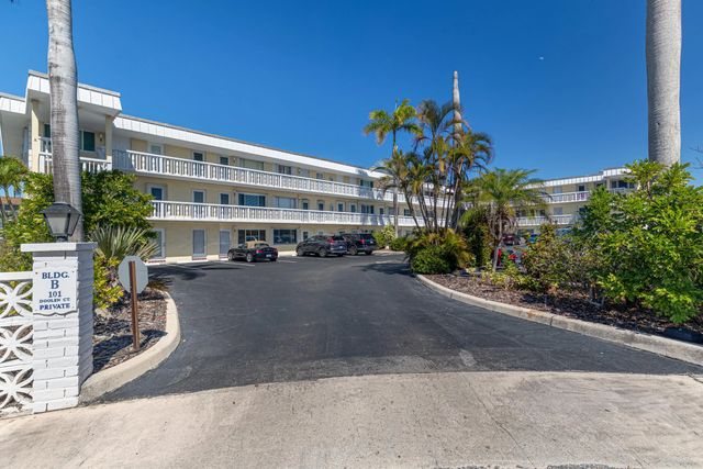 3 of 31 - 101 Doolen Court #207, North Palm Beach, FL