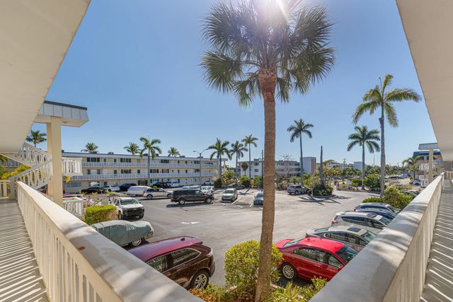 5 of 31 - 101 Doolen Court #207, North Palm Beach, FL