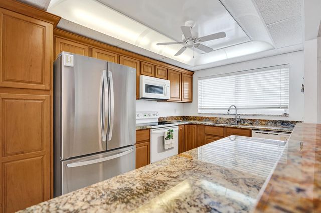 4 of 25 - 2012 S Federal Highway #404, Boynton Beach, FL