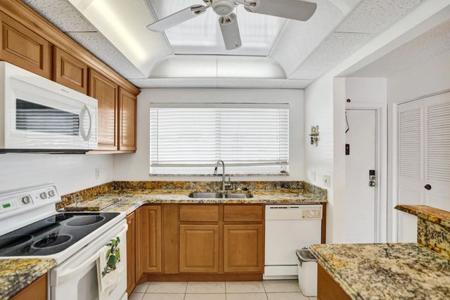 5 of 25 - 2012 S Federal Highway #404, Boynton Beach, FL