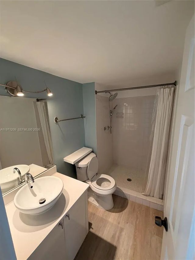 4 of 27 - 2350 Ne 135th Street #503, North Miami, FL