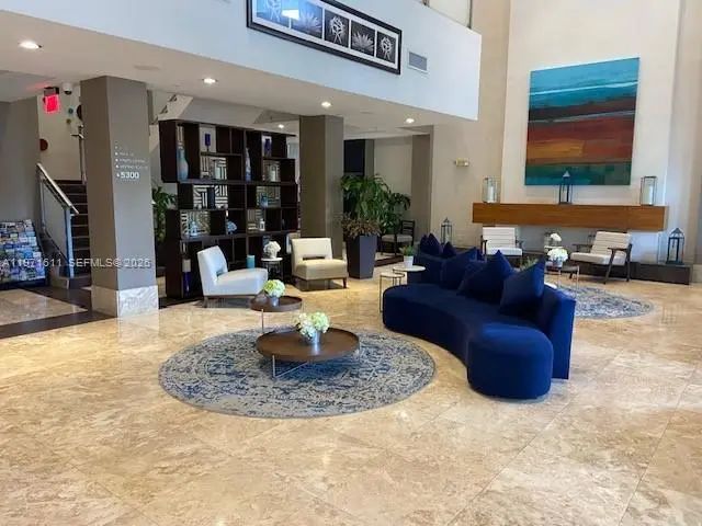 5300 Nw 87th Avenue #316, Doral