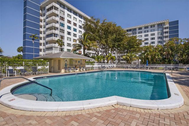4400 Hillcrest Drive #704, Hollywood