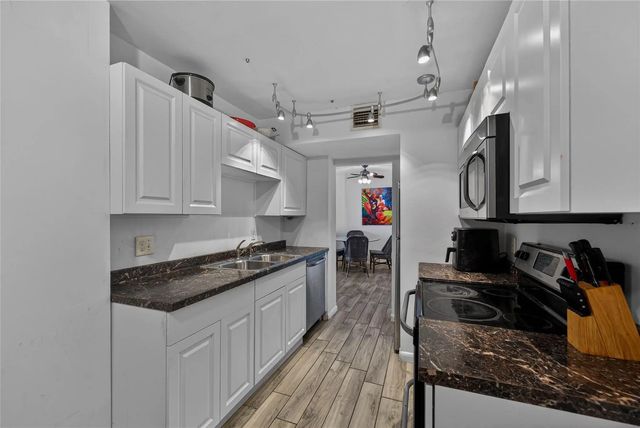 3 of 23 - 4400 Hillcrest Drive #704, Hollywood, FL