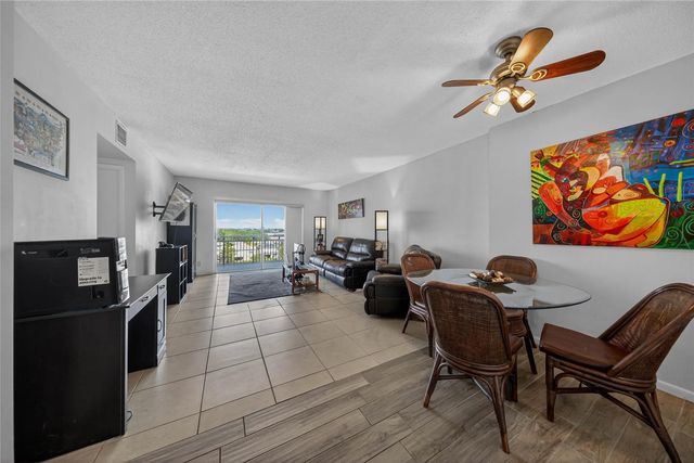 5 of 23 - 4400 Hillcrest Drive #704, Hollywood, FL